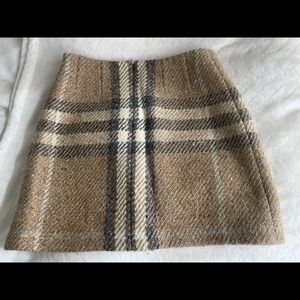 Burberry wool mini skirt (6)